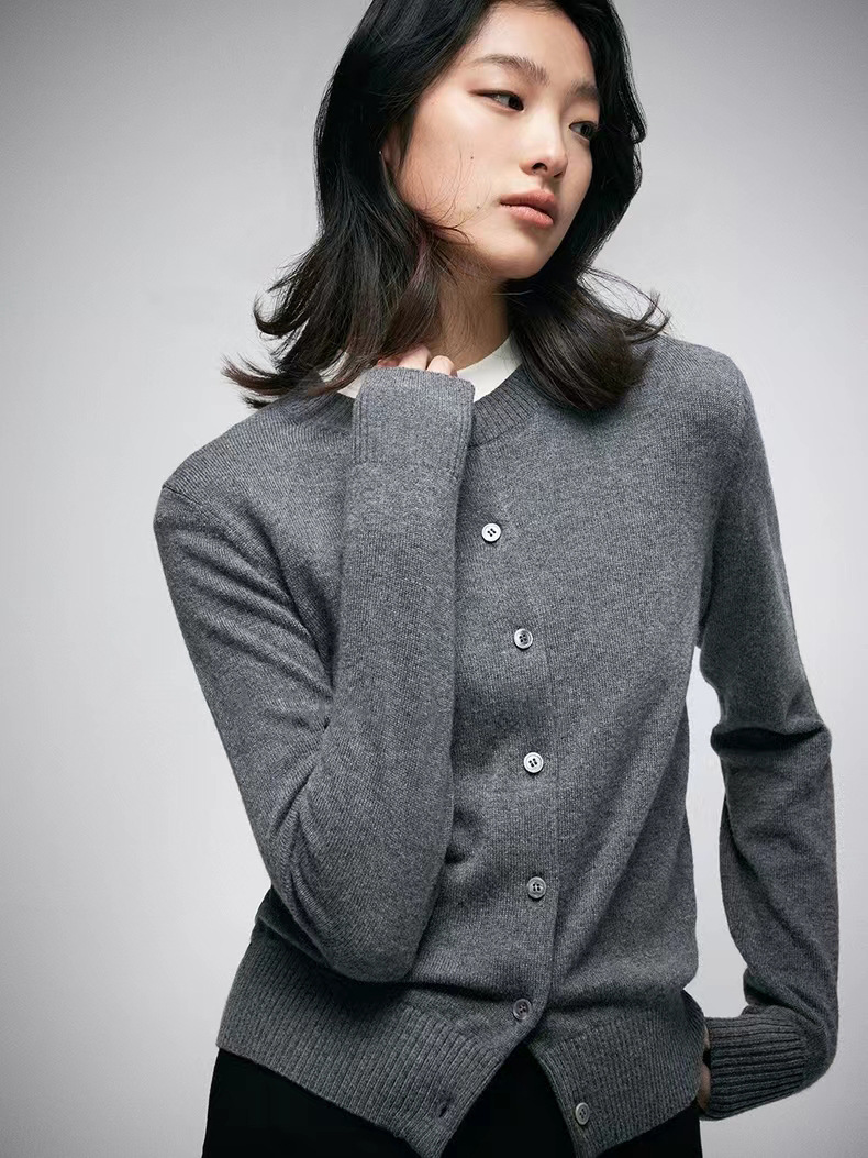 Qili Colorful Gemstone 12-color seamless one-piece Merino wool button cardigan, a versatile knitted long-sleeved top for commuting pic 38