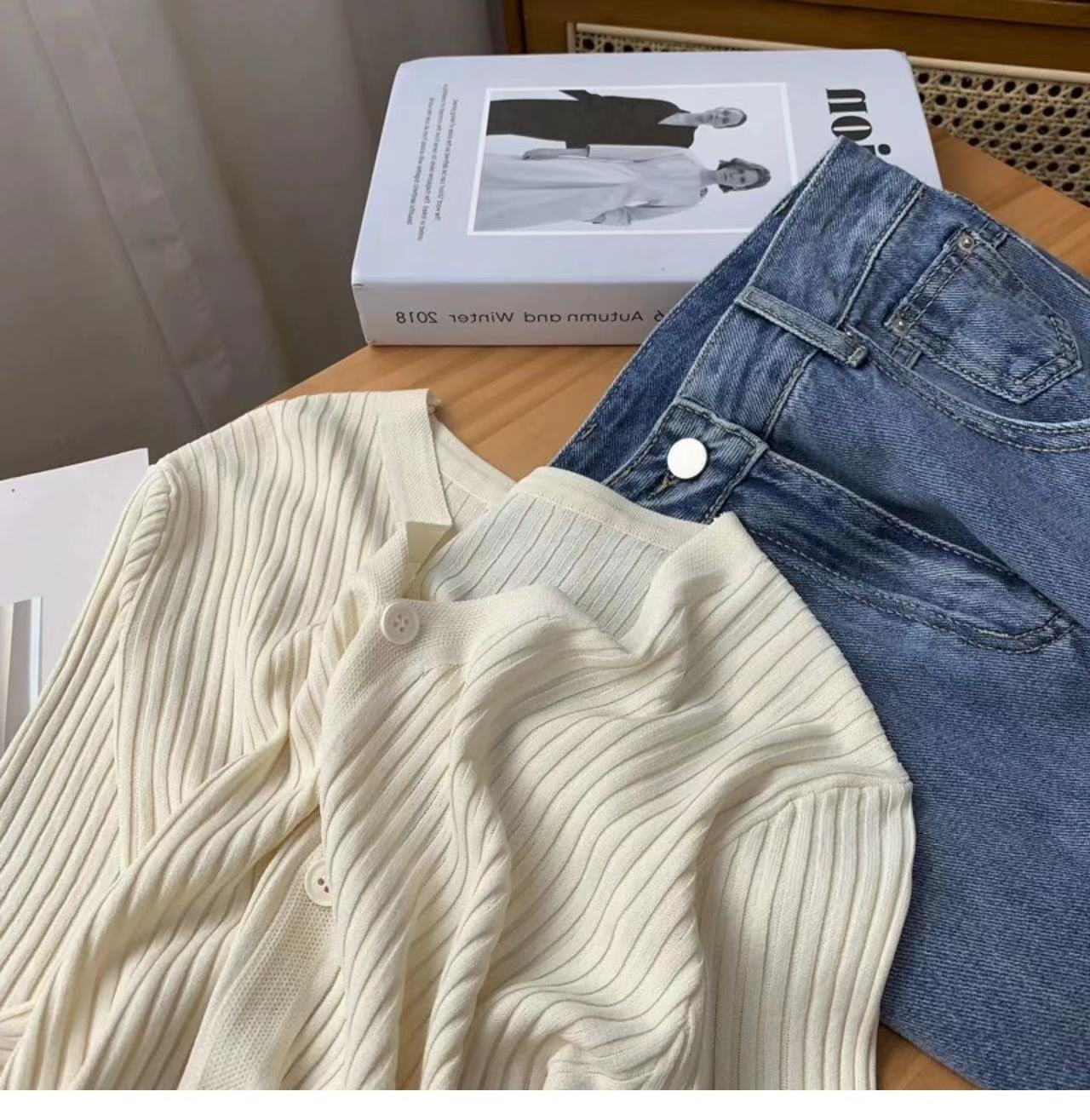 Apricot-colored V-neck knitted short-sleeved T-shirt for women, summer ice silk cardigan, Hong Kong-style chic. Pair it with a short cropped top and off-the-shoulder top pic 6