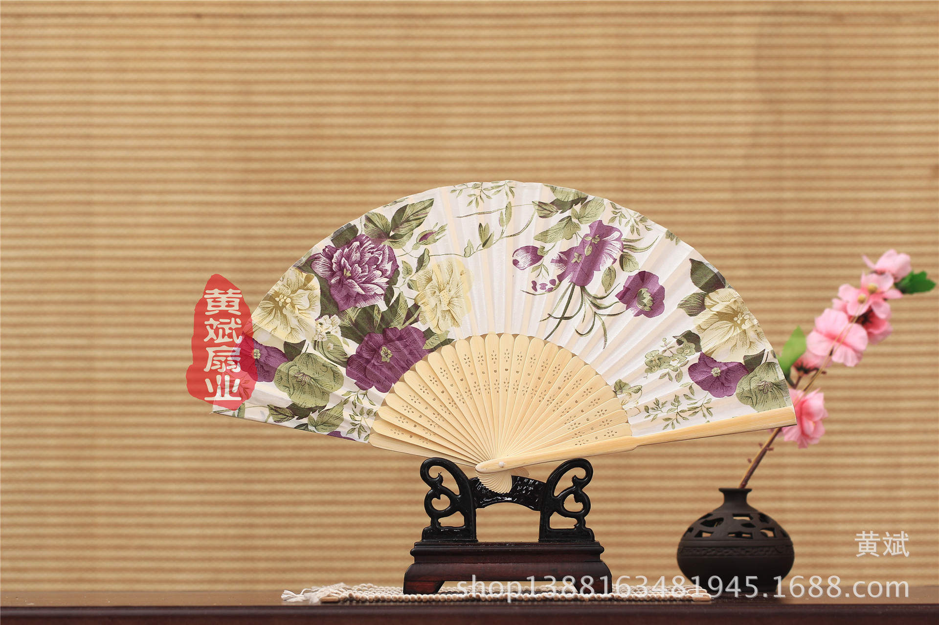 厂家直销 竹骨中国风工艺品女扇 复古绸布扇 日式和风折扇 批发详情11