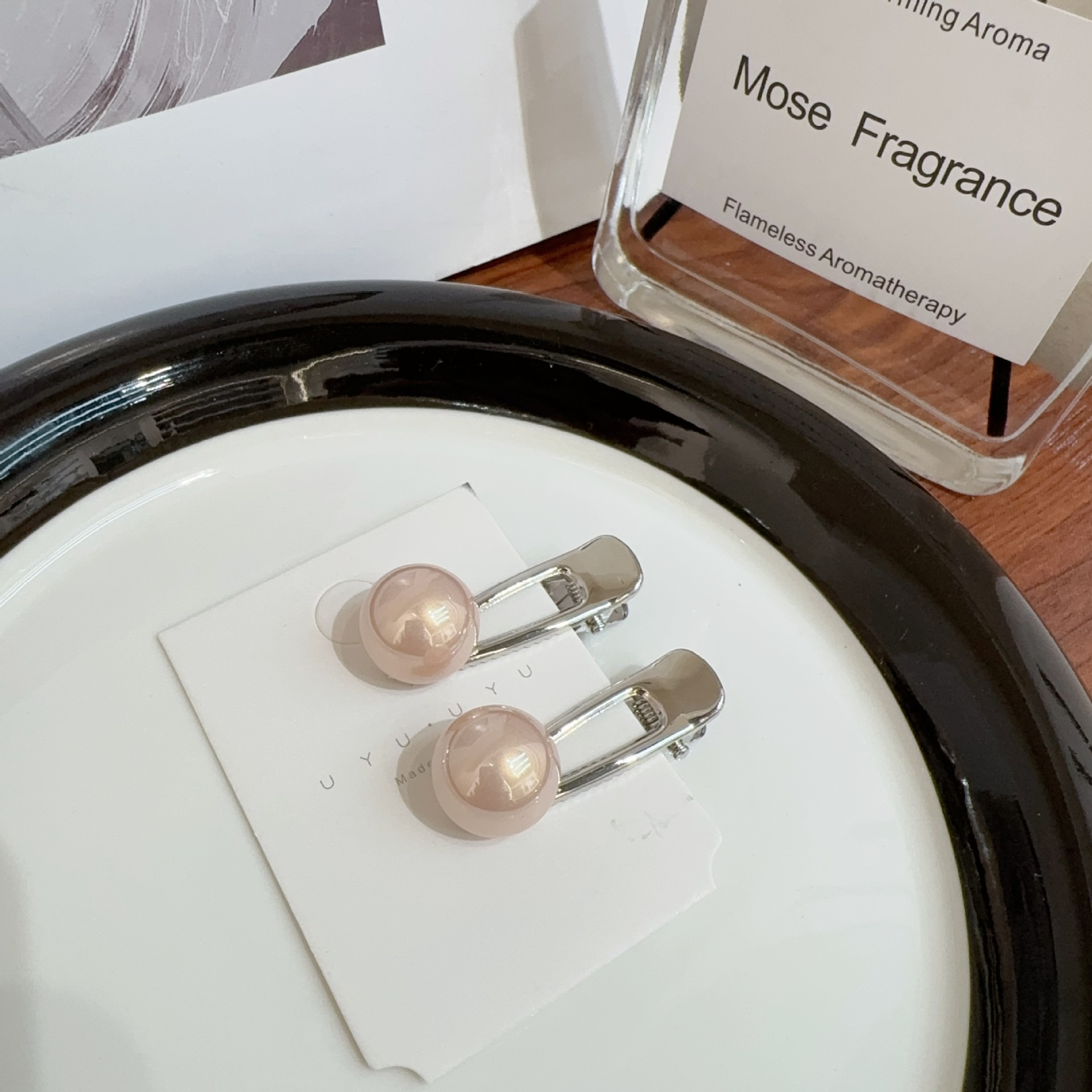 High-gloss pearl InS-style alloy hairpin for Spring 2024, new side bangs princess forehead hairpin pic 11