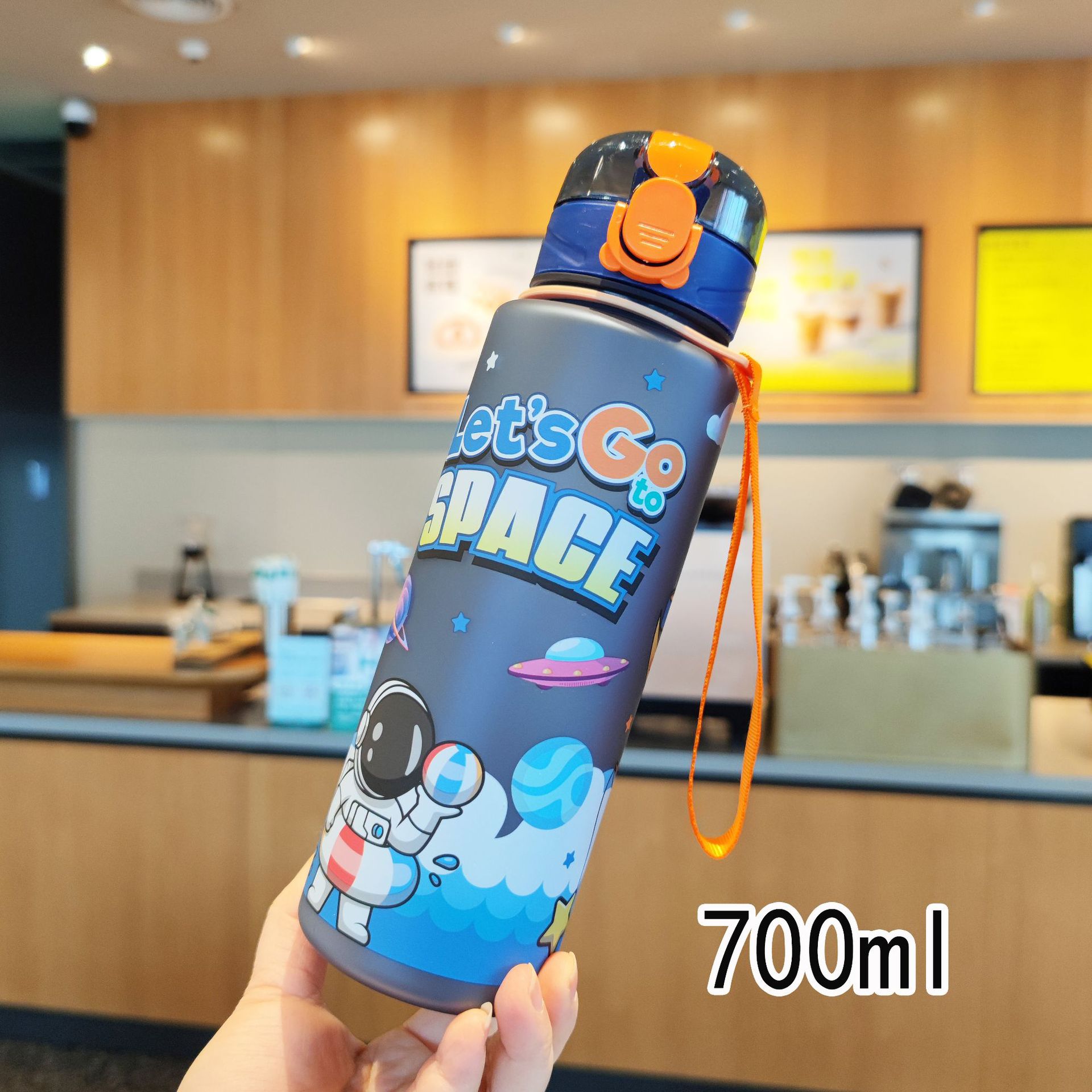 High-appearancy-level cartoon astronaut plastic cup portable rope direct drinking water cup outdoor sports plastic water cup 700ml pic 9