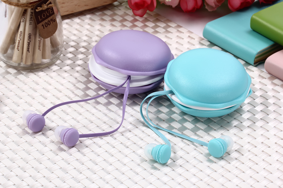 The manufacturer wholesals new cartoon wired in-ear headphones in candy-colored macaron storage cases and student mobile phone headphones pic 22
