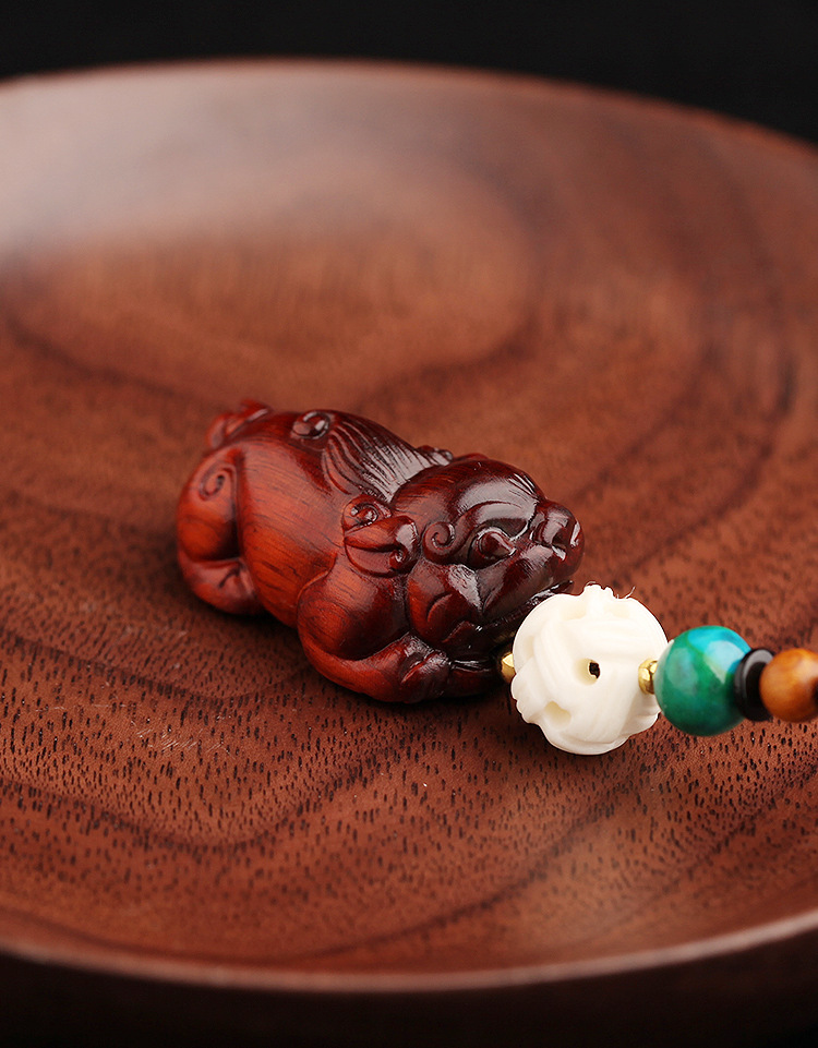 High-end, pure handcrafted, wealth-flowing PI Xiu, small-leaf rosewood, car keychains, car pendants, lanyard, small gifts pic 4