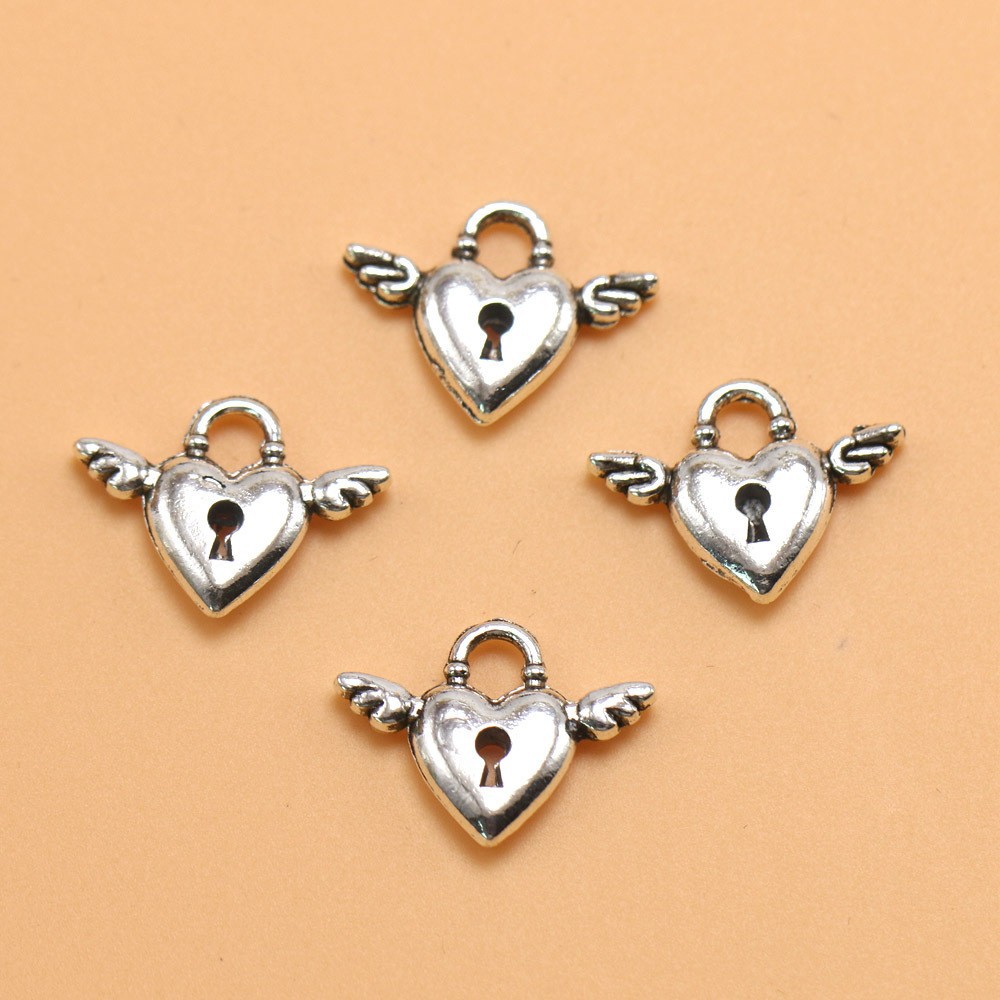 Creative and romantic couple heart lock bracelet accessory pendant, Angel Wing heart-shaped wing necklace, alloy pendant accessory pic 3