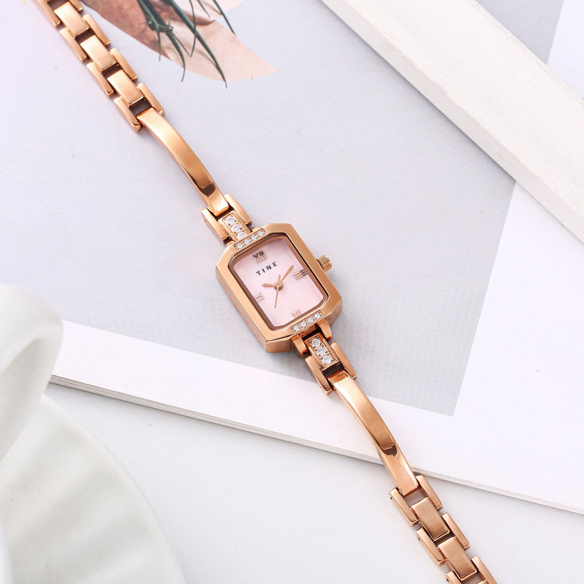 High-end quartz watches for women, cross-border wholesale, waterproof, fashionable and niche square bracelet watches for women pic 20