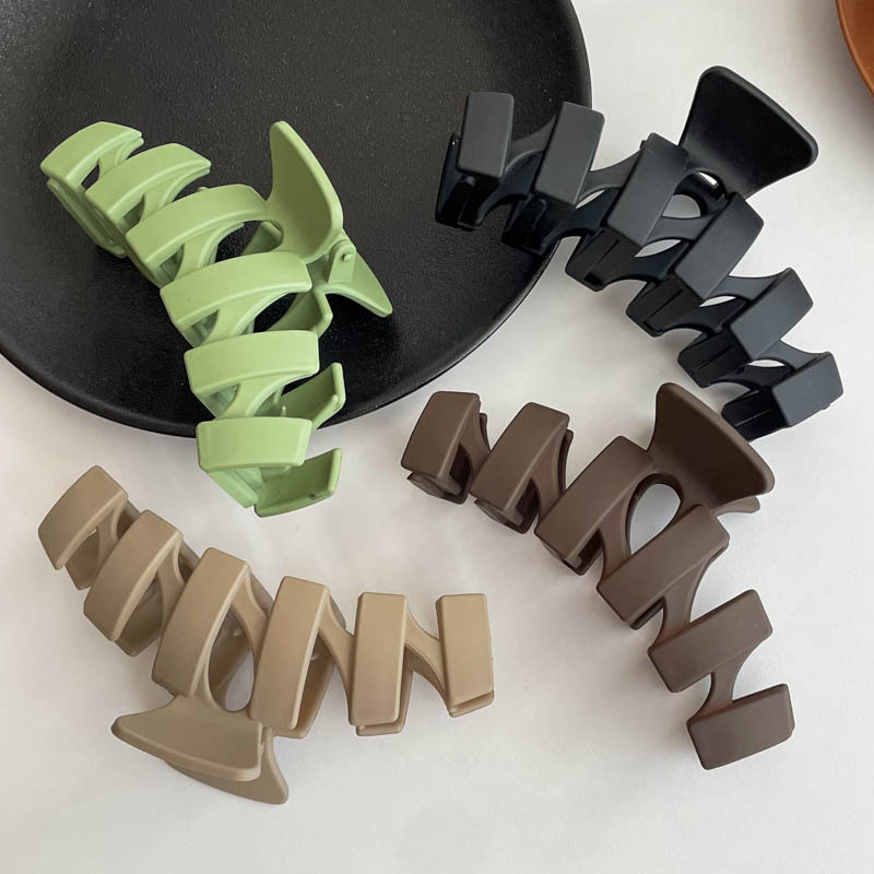 13CM curly hair clip, large hair volume, Korean-style ponytail hair accessory, high-end shark clip wholesale in Yiwu pic 25