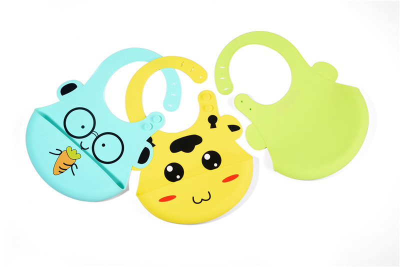 Foshan Source Factory customizes food-grade baby silicone bibs, saliva wipes and creative cartoon baby food bags pic 2