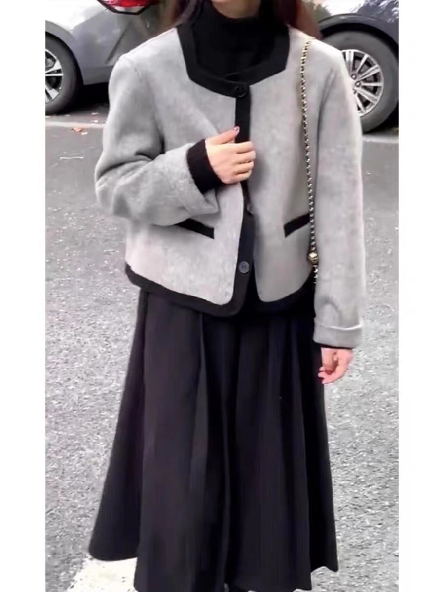 French chanel-style short double-sided wool and woolen coat for women to look younger and petite in spring. Cashmere Hepburn style top pic 16