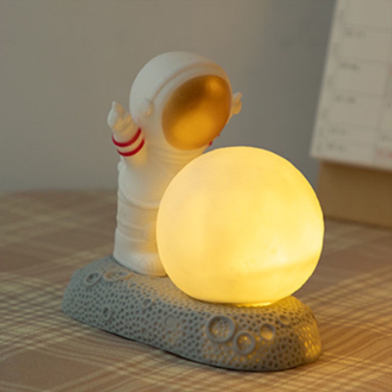Astronaut night light Moon Creative Light pic 5