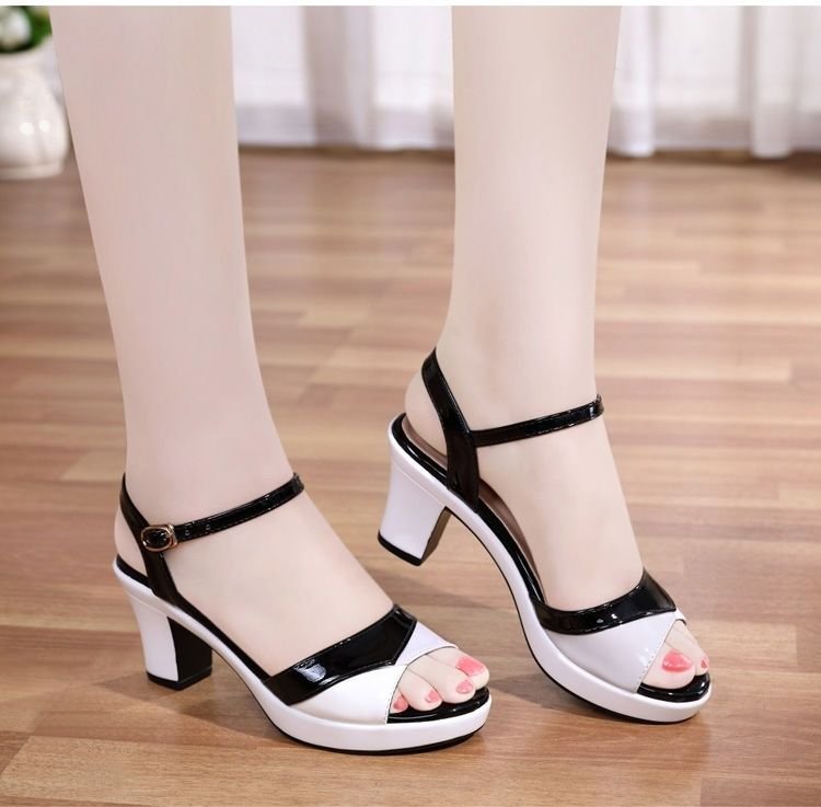 皮面鱼嘴凉鞋女2024年新款粗跟夏季中跟妈妈时装防水台拼色高跟鞋详情7