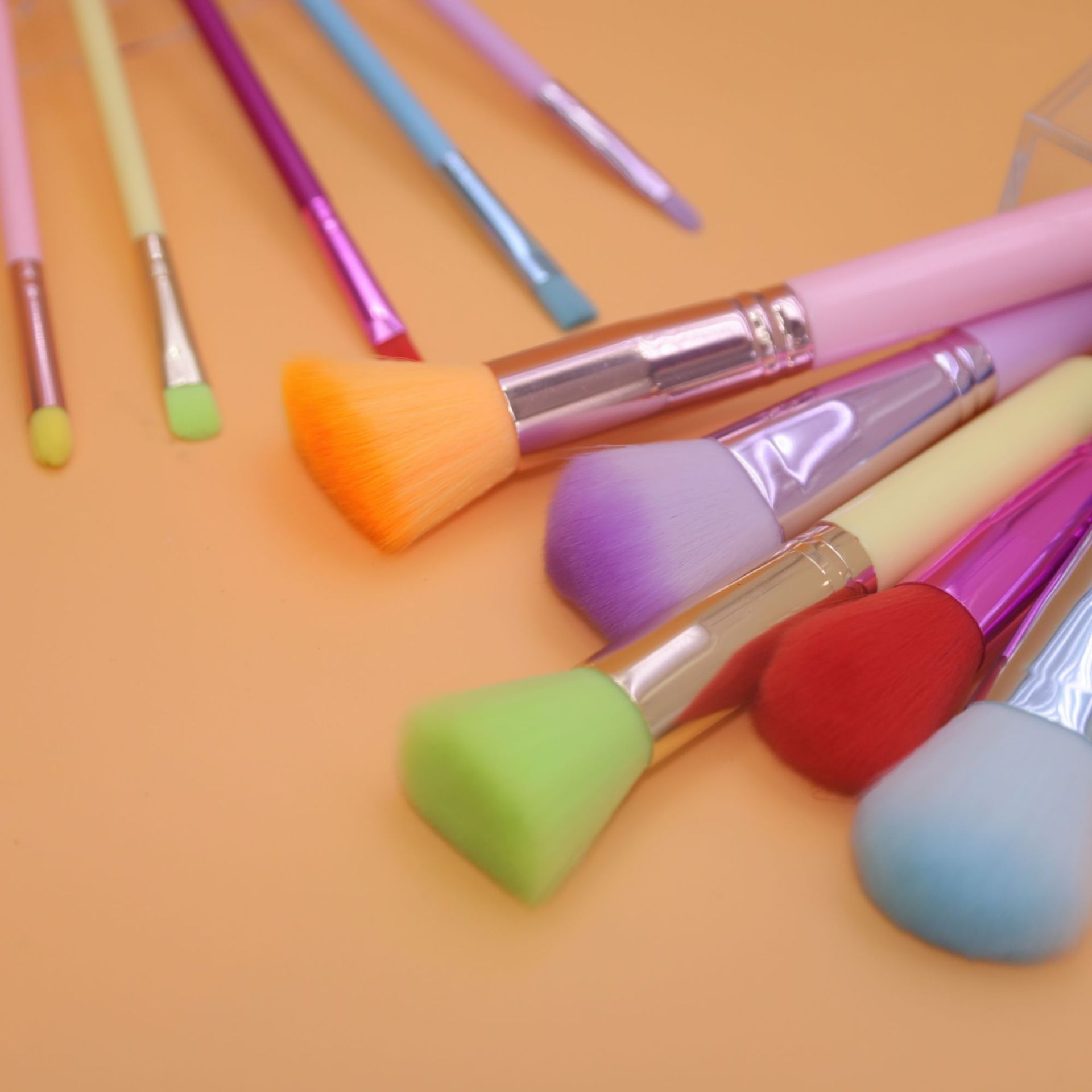 镜盒5支化妆刷套装便携款带镜子多功能散粉刷腮红刷美妆工具详情2