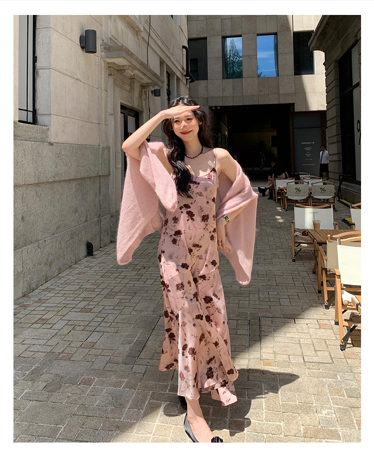 爱西里2024秋季韩系优雅气质吊带缎面印花连衣裙显瘦长裙女11731详情1