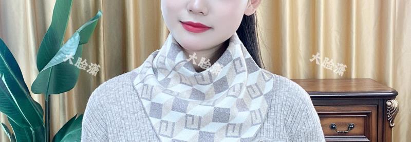 2023 New Style of Korean-style versatile cold-proof scarf for women to keep warm and protect the cervical vertebrae in autumn and winter. It is a knitted triangular scarf pic 30