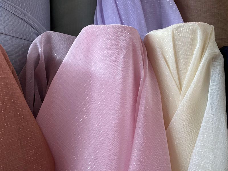 Wholesale of new polyester clothing, skirt, yarn fabric, toys, headwear, hair accessories, scarf fabric, dot star yarn and wrinkled fabric pic 4