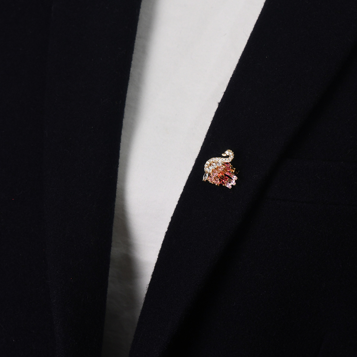 胸针太阳花圆形蝴蝶小胸针优雅气质韩版时尚领针收腰装饰防走光扣详情18