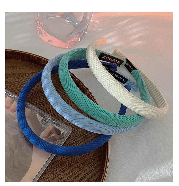 Klein blue hair band is a versatile summer accessory for women going out. It features a high-end, trendy hair band and a French retro hair tie headband pic 3