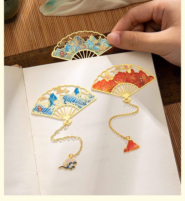 A thousand-mile landscape painting metal hollowed-out bookmark, classical Chinese style fan, brass souvenir bookmark, exquisite student gift pic 15