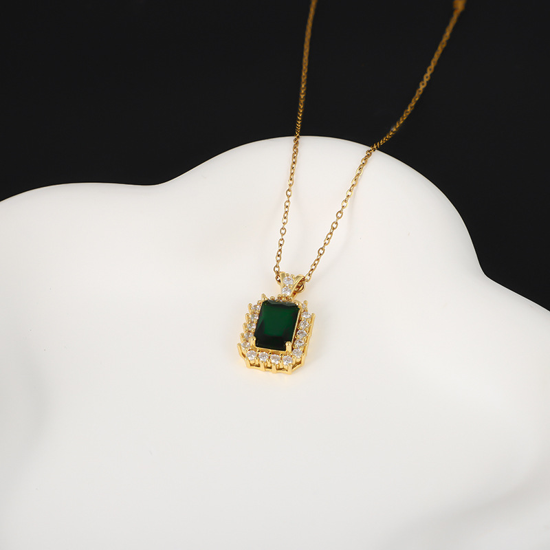 Retro zircon necklace for women, non-fading, light luxury high-end titanium steel collarbone chain accessory manufacturer wholesale pic 6