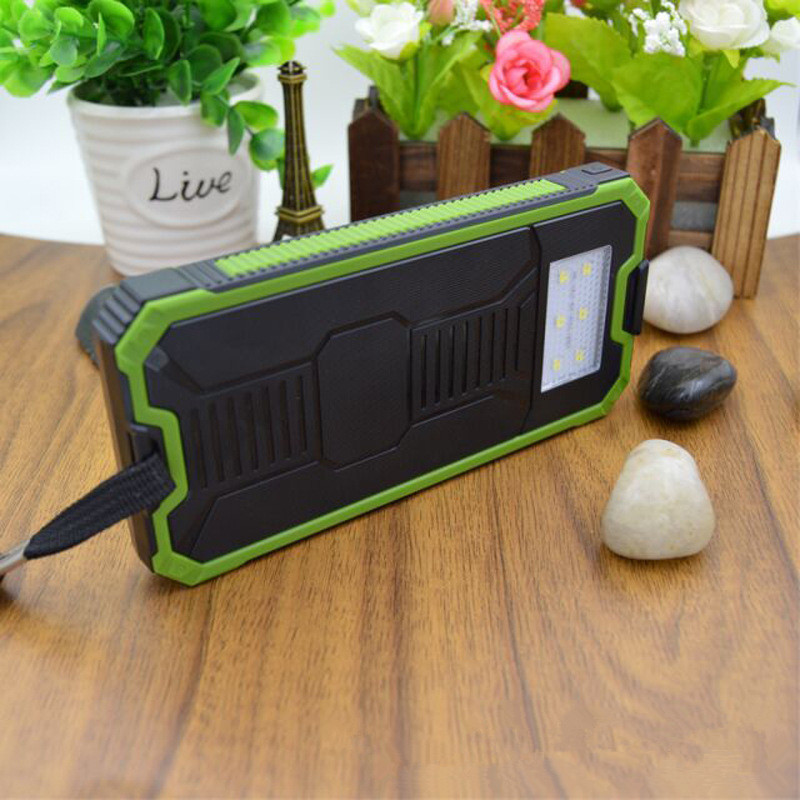 The new Land Rover 3rd generation solar power bank kit features a large-capacity led light and a solar power bank for mobile phones pic 3