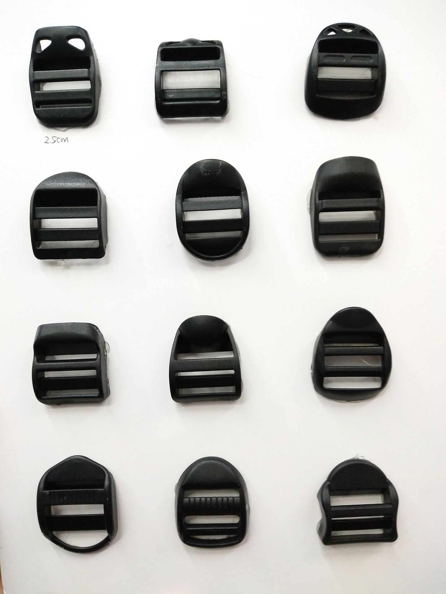 We offer a wide range of plastic adjustable buckles, webbing buckles, ladder buckles, and mouth buckles at low prices in stock. Our factory wholesals various types of buckles pic 24