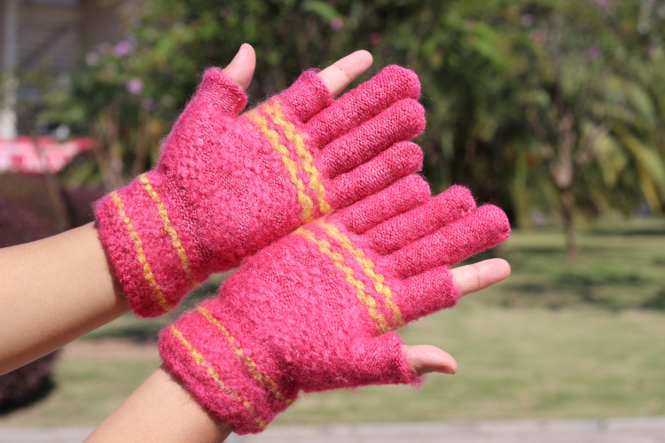 2019 Autumn/Winter new style of warm typing gloves for women with exposed fingers, winter cold protection for playing games and woolen yarn gloves pic 4