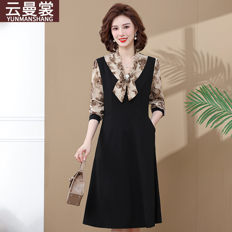 New autumn collection for middle-aged moms, a color-blocking sportswear set for middle-aged women, a loose lapel hoodie, long-sleeved two-piece set pic 8