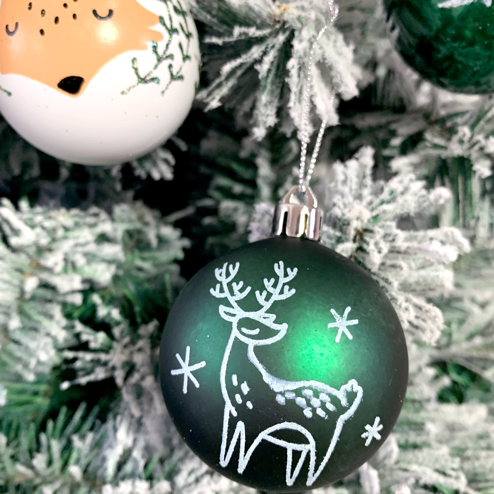 Temu/SHEIN Christmas decorations: Electroplated deer plastic balls, painted Christmas ball sets, Christmas tree pendants pic 32