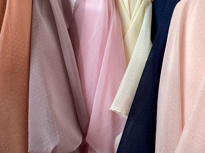 Wholesale of new polyester clothing, skirt, yarn fabric, toys, headwear, hair accessories, scarf fabric, dot star yarn and wrinkled fabric pic 5