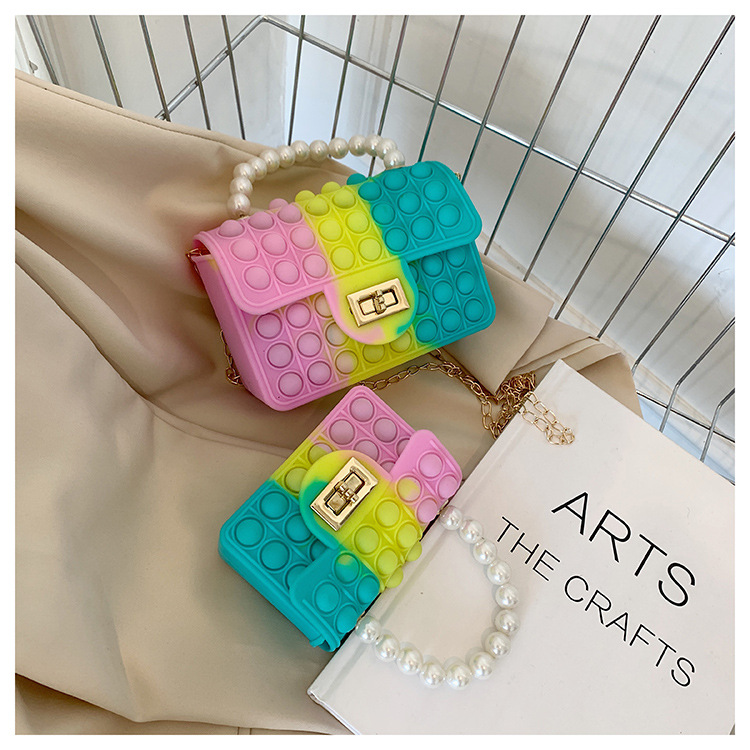 A new silicone bag for women in spring 2022, a trendy and avant-garde rat-killing pearl chain small square bag pic 60