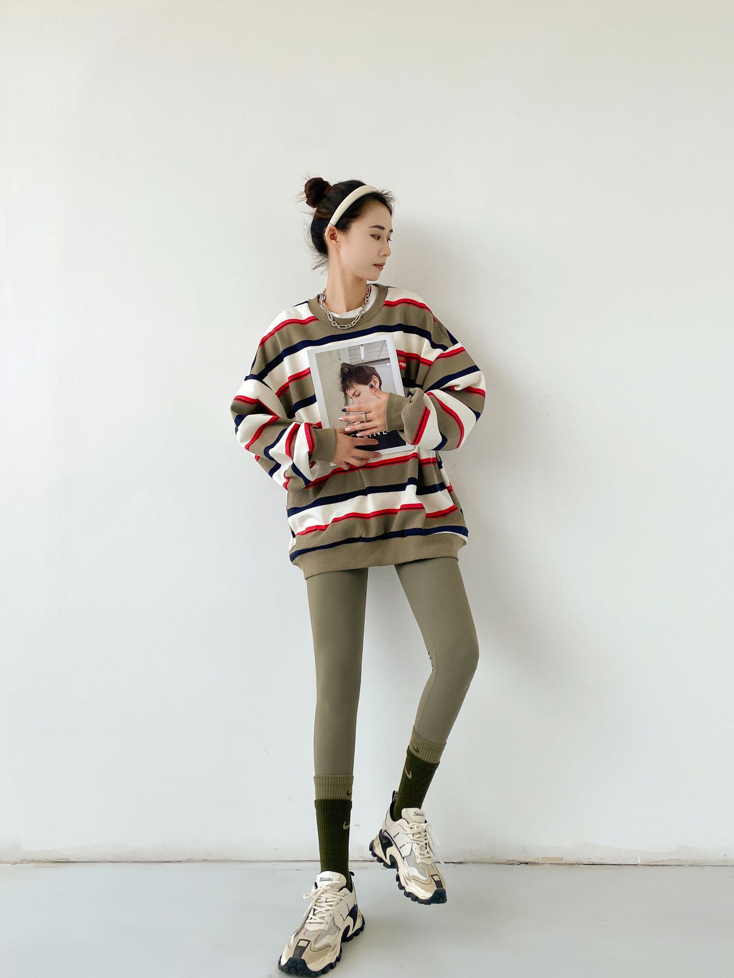 Wholesale of 2023 Spring and autumn tight-fitting high-waisted leggings, water-sparkling Barbie pants, a must-have for lifting buttocks, 9-inch pants, a one-piece replacement for women pic 53