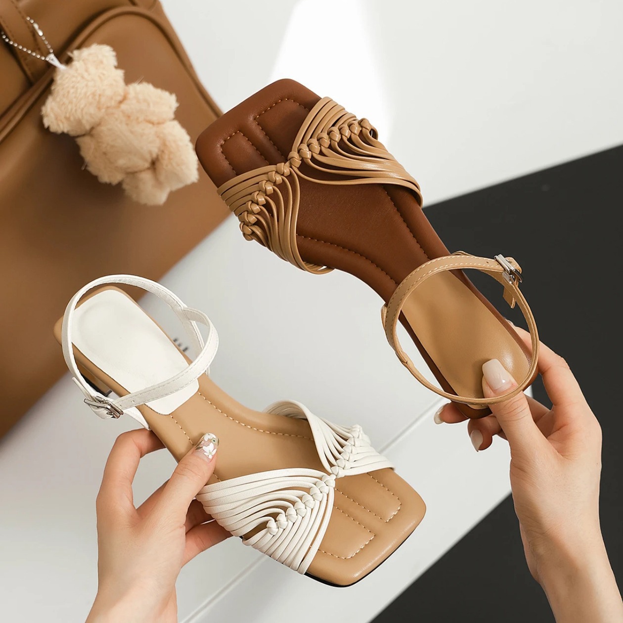 Sheepskin version French retro woven square toe exposed Roman sandals for summer outerwear, new soft wedge heel sandals for women pic 2