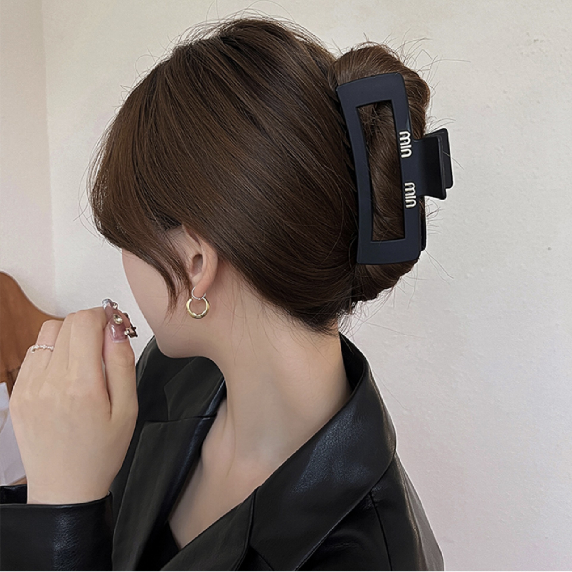 黑色橡皮漆磨砂抓夹 高级感MIN高马尾鲨鱼夹发饰后脑勺女发夹头饰详情23