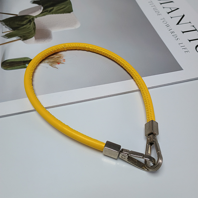 手机挂绳皮革手绳短款男女通用挂件手机链结实防丢水杯短款挂绳详情11