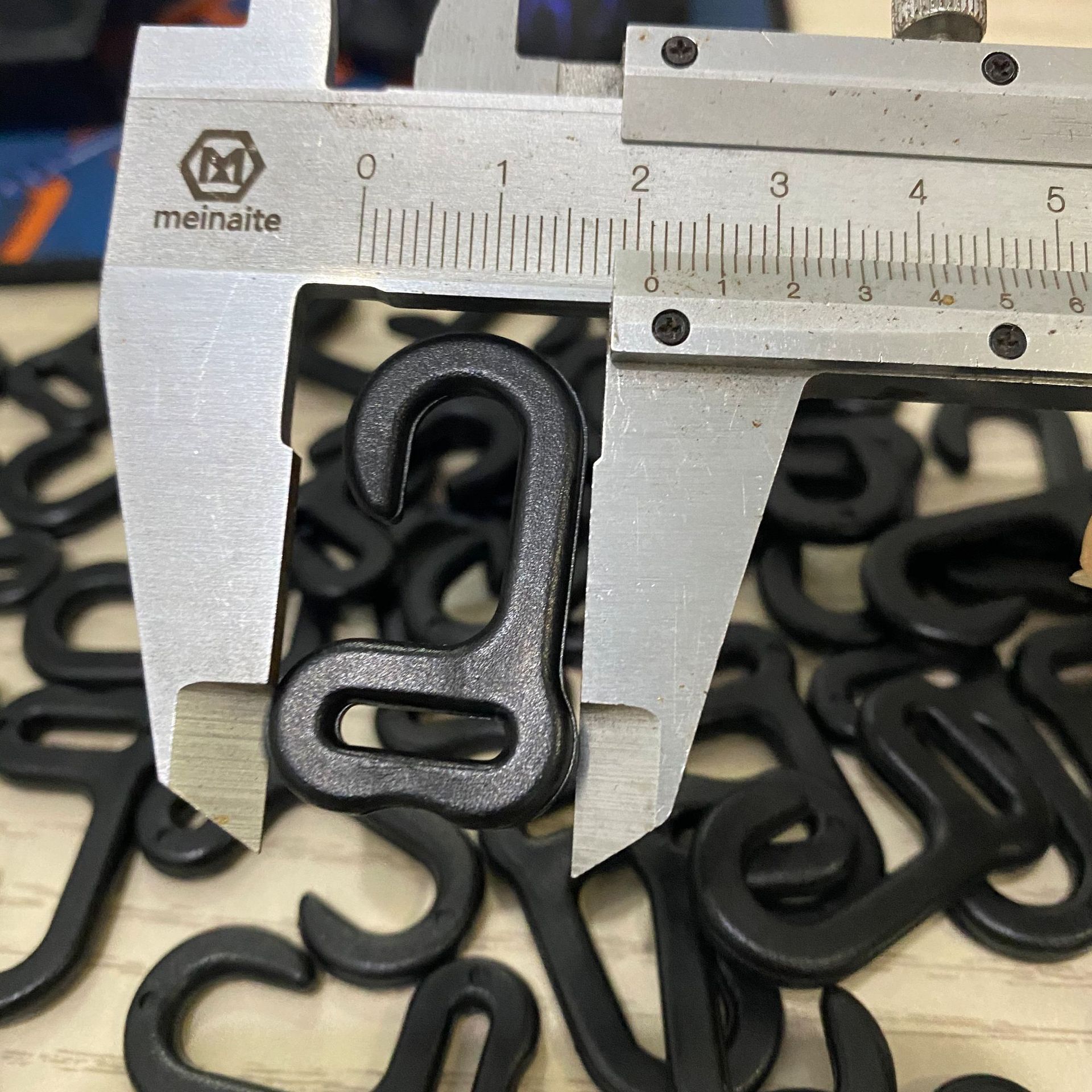 Plastic bag webbing hook, backpack small hanging hook, inner diameter 1.5, webbing hook, 2-shaped hook, plastic hook buckle pic 7