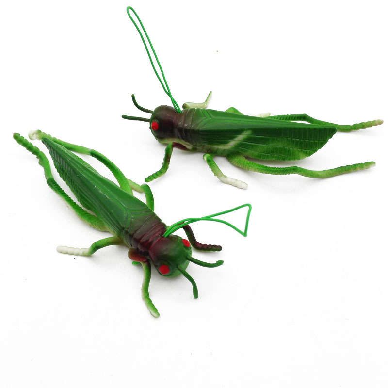B1545 simulated grasshopper street stall intimidation and prank toys are available for wholesale at 2-yuan stores in Yiwu pic 2