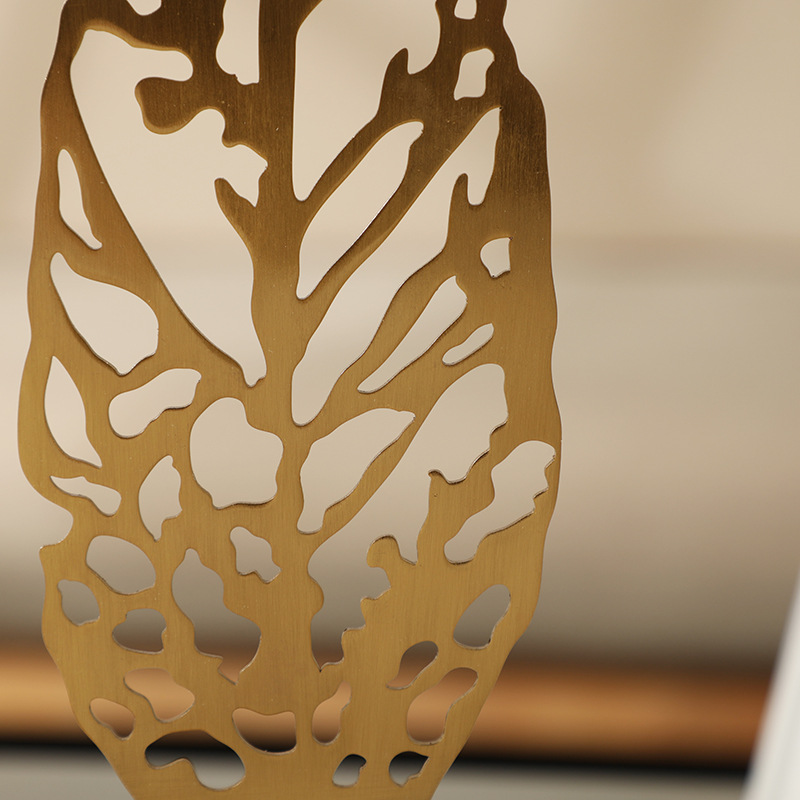 Modern, simple and creative metal craft display model room, living room, entrance hall, light luxury decoration, golden leaf display pic 9