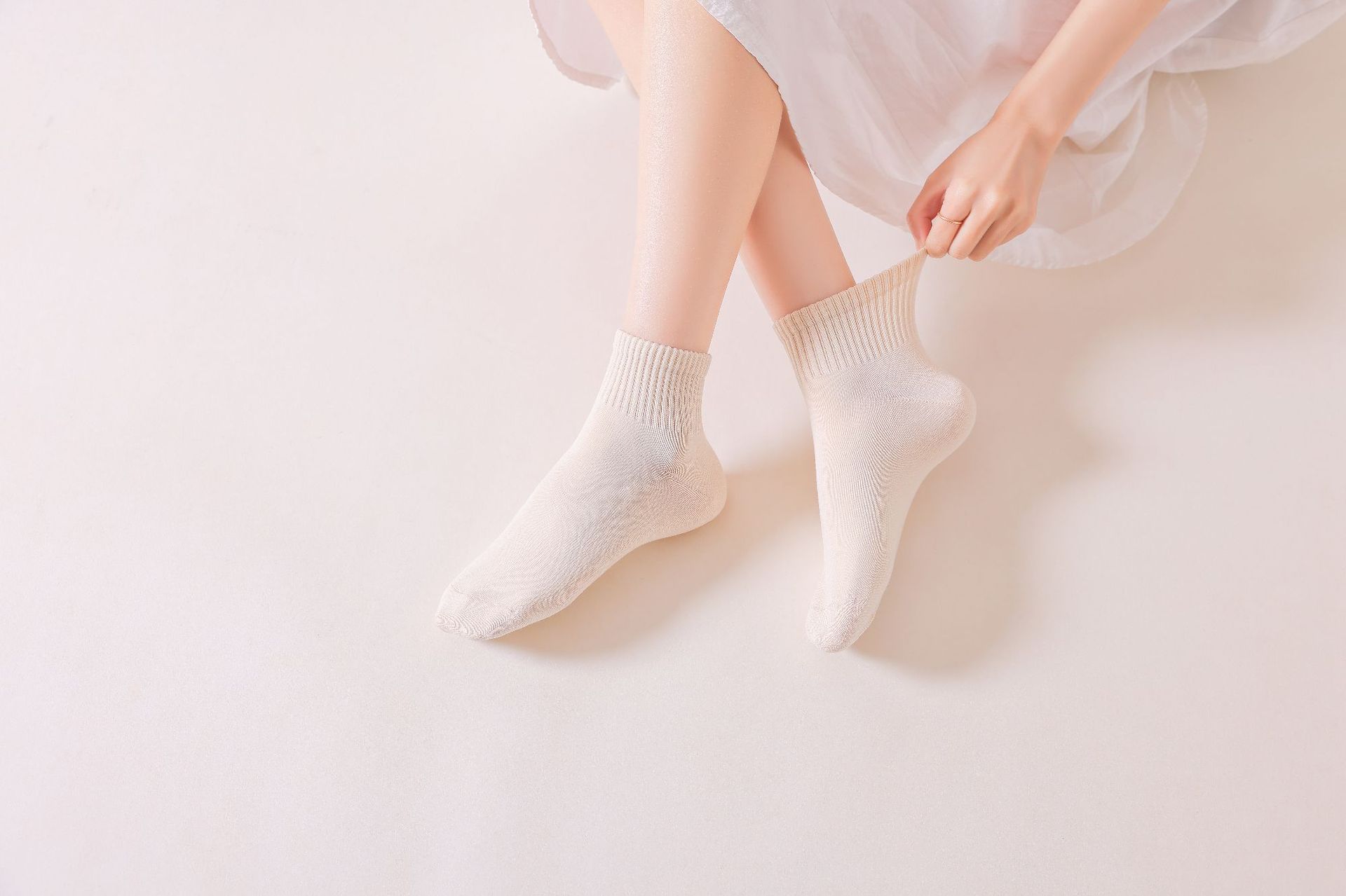 袜子女款平板素色薄款春夏四季百搭棉袜吸汗透气短筒女袜详情3