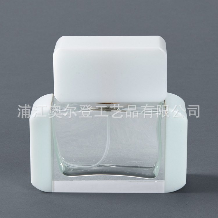 Wholesale car perfume bottles 50ml, square perfume bottles, custom K9 spray essential oil bottles, empty bottles, high-end Middle East pic 1