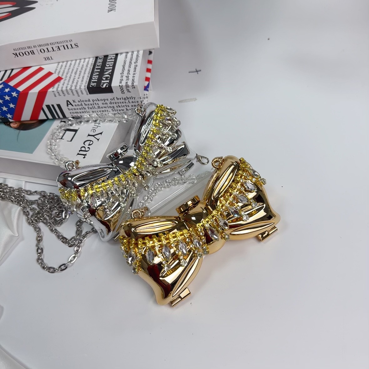 Verano 2025 nuevo mini accesorio pequeño maquillaje fresco bolsa espejo cadena crossbody bolsa mujer con diamantes lazo pic 6