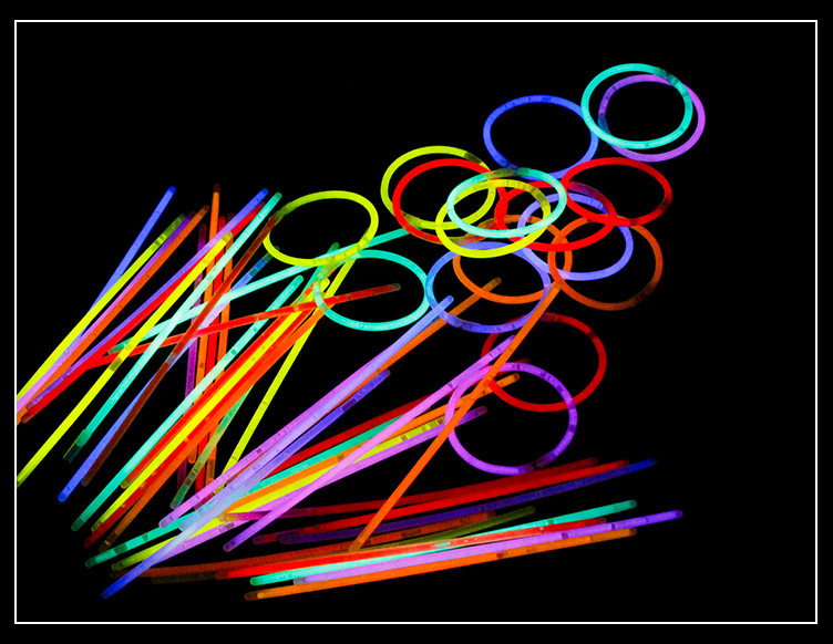 抖音同款一次性七彩荧光棒演唱会酒吧跳舞搞怪气氛发光闪光道具详情43