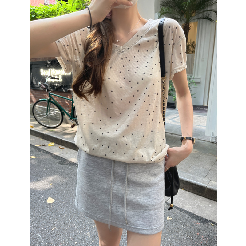 轻薄亲肤V领波点设计感遮肉显瘦打底短袖T恤女夏季新品百搭上衣潮详情42