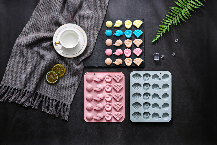 20 consecutive baseball team-themed silicone molds, ice cube grids, chocolate cake molds, wax bottle sugar molds in stock pic 10