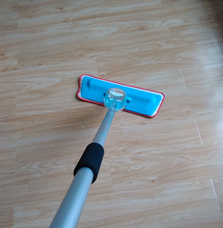 Factory wholesale water-spraying mops, lazy household flat mops, 360-degree rotating spray mops pic 8