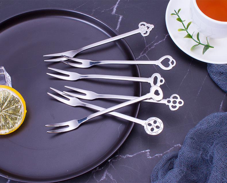 304不锈钢水果叉 创意甜品叉二齿水果签 礼品批发跨境供应 月饼叉详情4