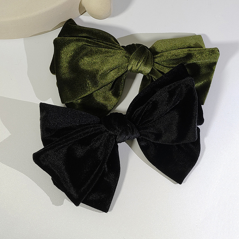 Korean retro autumn and winter hair clips, back of the head spring clip top clip, fashionable and elegant, trendy bow velvet headwear pic 3