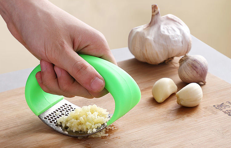 Large household ring-shaped garlic puree press, garlic mopping machine, stainless steel manual garlic paste picking tool, garlic peeling tool pic 2