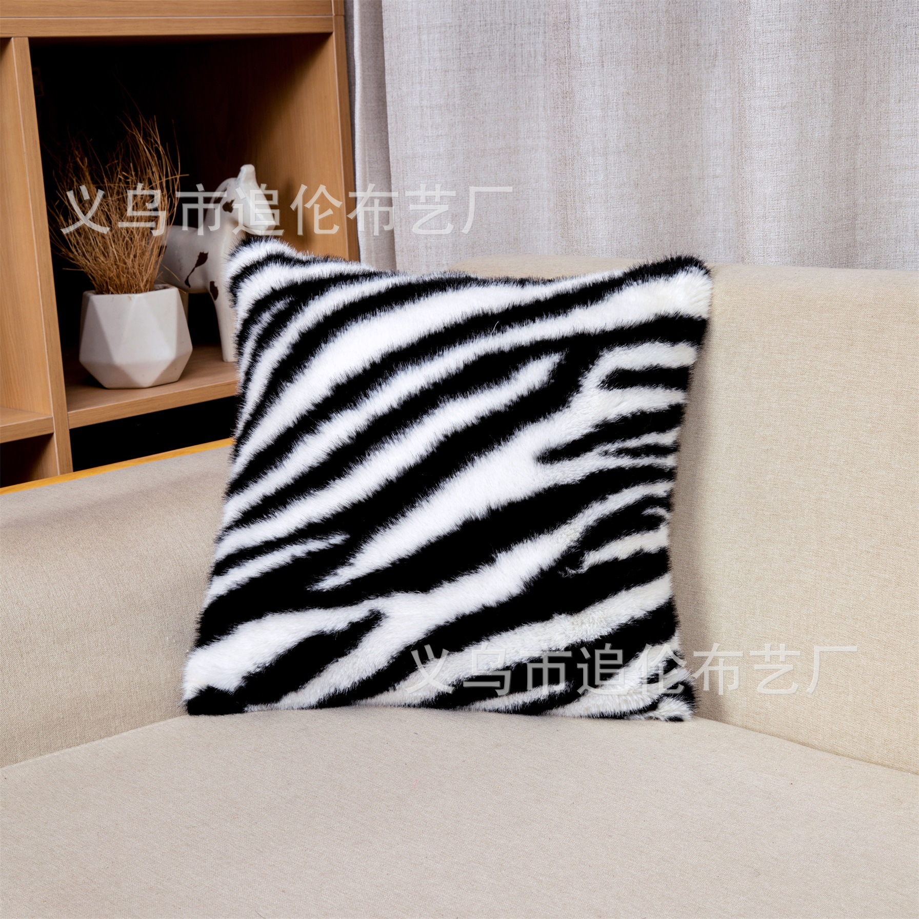 新款抱枕套棋盘格千鸟格毛衣纹仿貂毛轻奢高档可水洗简约靠枕套详情2