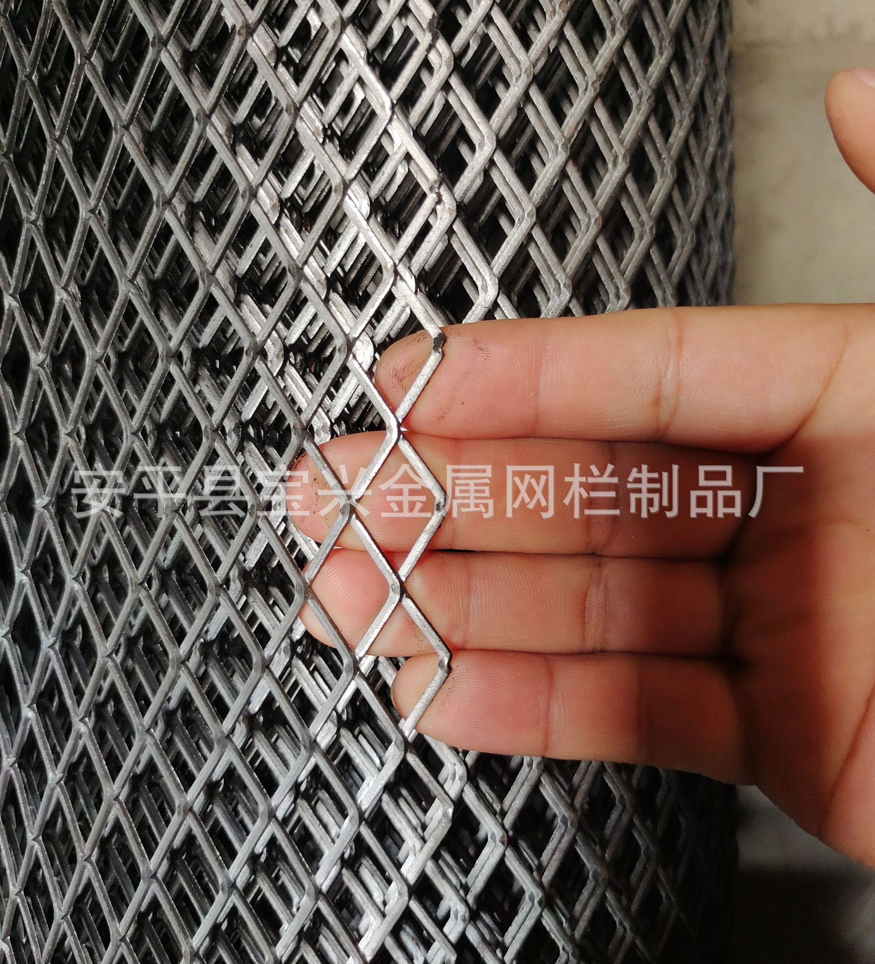 厂家加厚冲压菱形铁网网格金属网板吊顶菱形拉伸网铝网不锈钢网片详情3