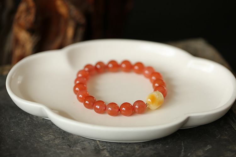 Natural Liangshan Nanhong bracelet 9mm cherry red bracelet paired with beeswax conical beads, a fresh and fashionable style pic 6