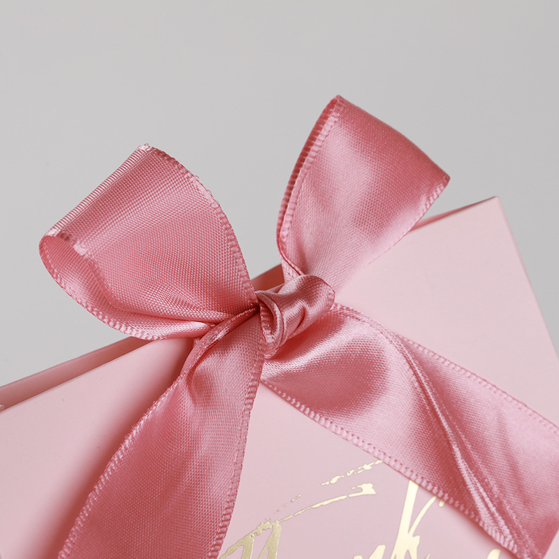 Pink gold-embossed creative European-style wedding candy boxes, grain and fruit bags, gift boxes, wedding candy boxes, wedding candy bags in stock for wholesale pic 5